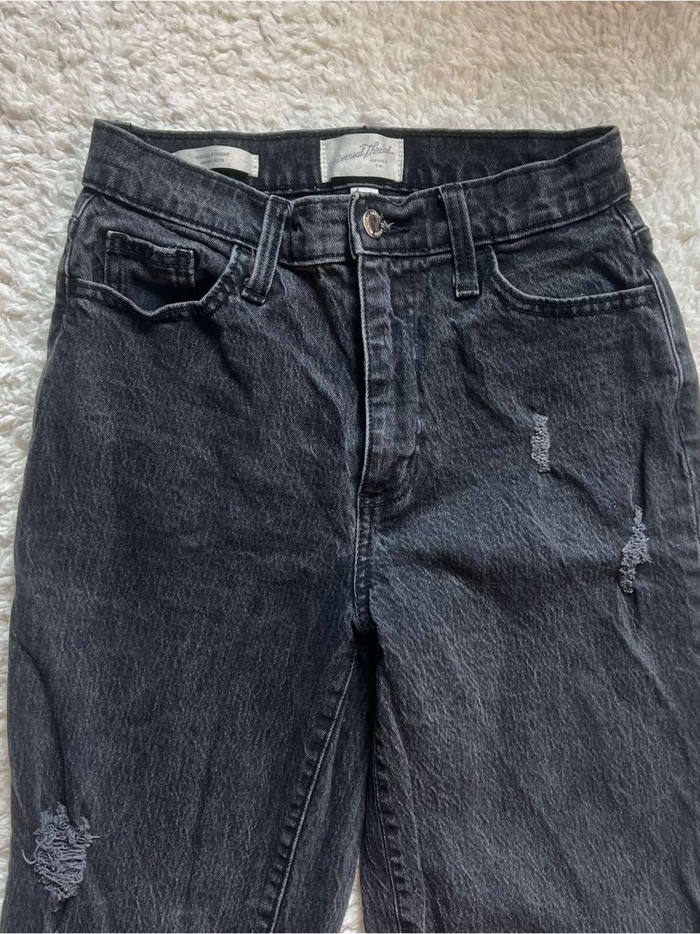 Universal Thread Women’s Black Distressed Straight Leg Jeans (2)